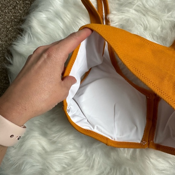 Cupshe Mustard Yellow bikini Top size M - Picture 4 of 8